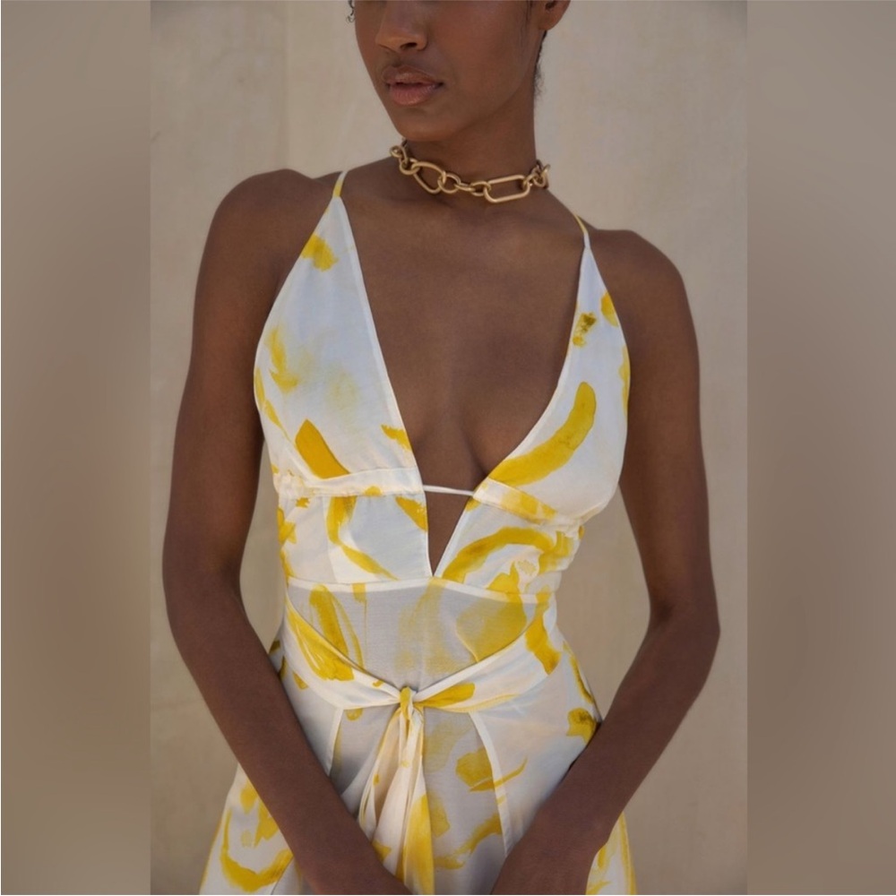 Cult Gaia Chelsea Plunge-Neck Midi Dress In White Silk - Picture 4 of 13